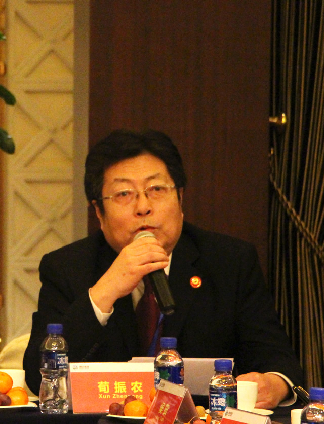 搏達(dá)墨華公司總裁荀振農(nóng)匯報(bào)工作
